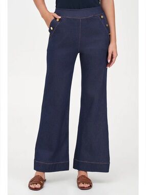 Wide Leg Navy Light Weight Pull on Pants pocket details